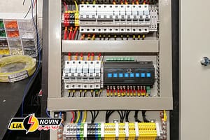 داخل تابلو توزیع برق - نمونه کارهای لیا نوین