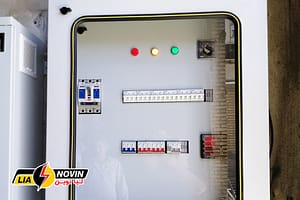 تابلو توزیع برق با روبنده از نمای نزدیک - نمونه کارهای لیا نوین