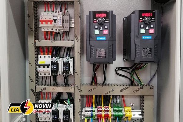 تجهیزات داخل تابلوی راهاندازی بوستر پمپ - نمونه کارهای لیا نوین